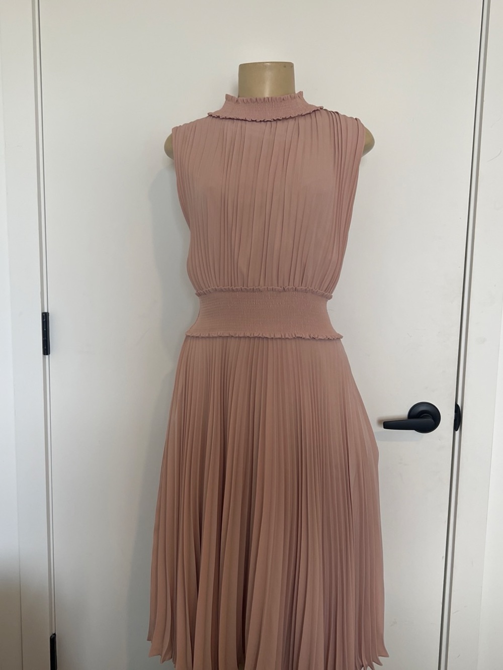 Sleeveless Pleated Midi Dress in Blush Pink